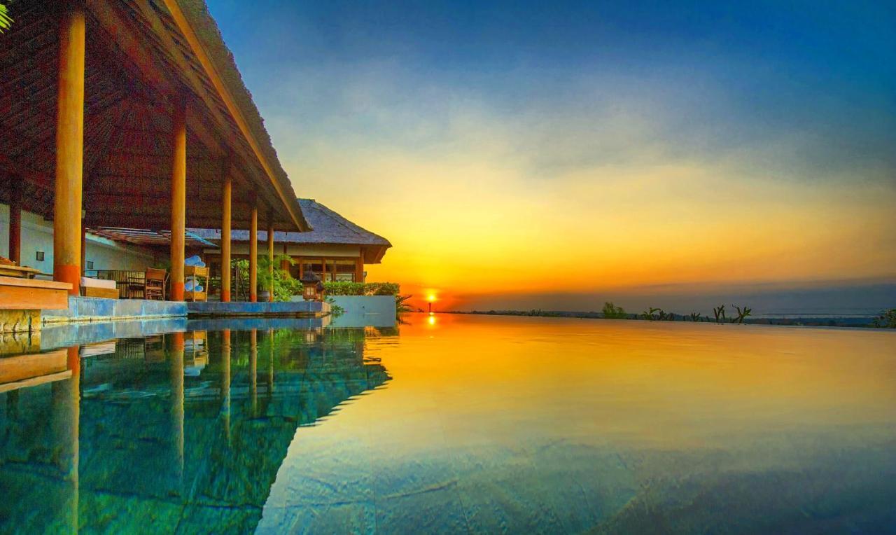 Hotel The Longhouse, Jimbaran - Bali Zewnętrze zdjęcie